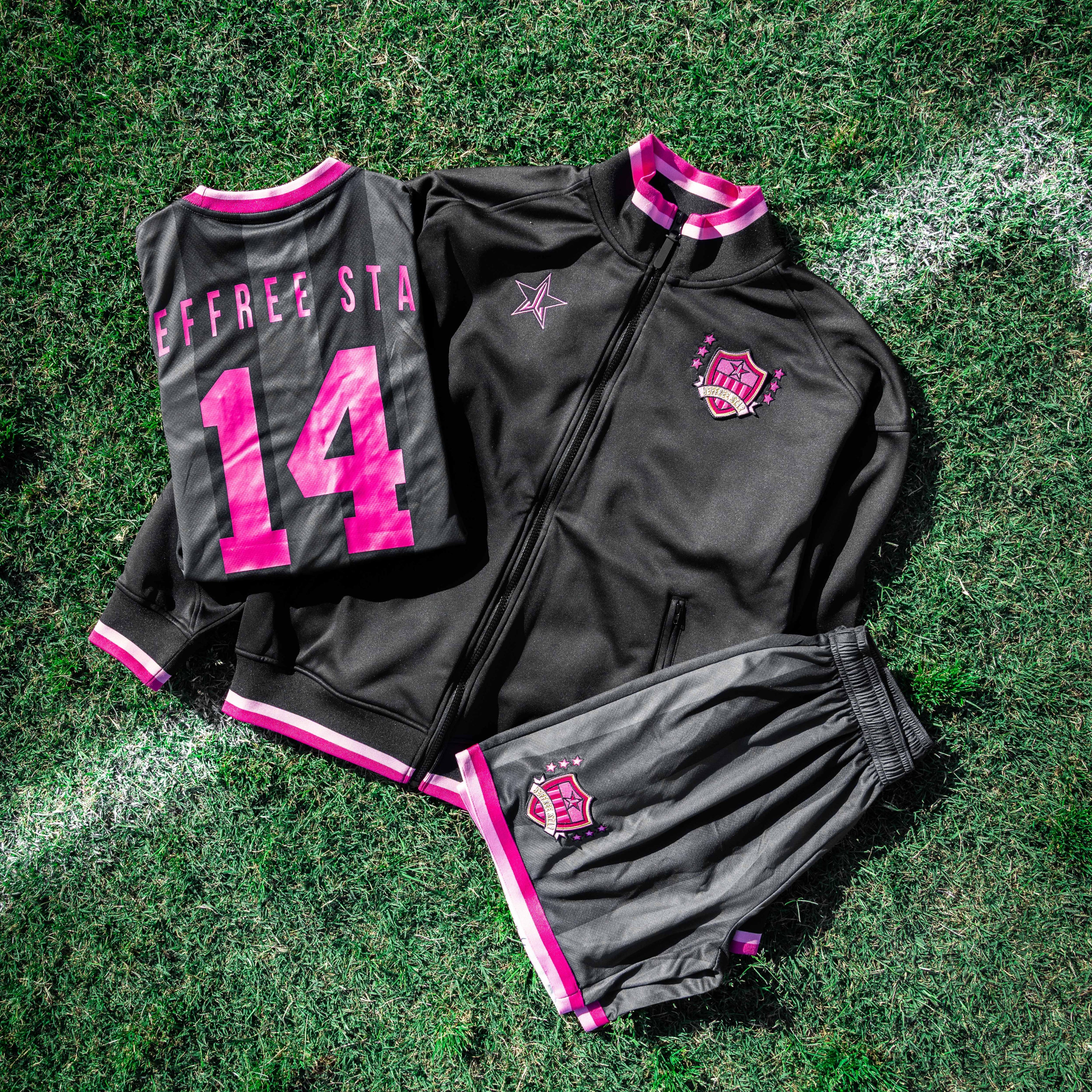 Ultimate Super Fan Bundle
